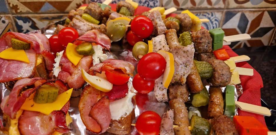 Тоусти шишчета и брускетки!